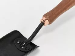 Barebones- Hand Spade 9 Barebones- Hand Spade -Plants in a Box Sales Shop BarebonesSpade GDN 052 detail 2