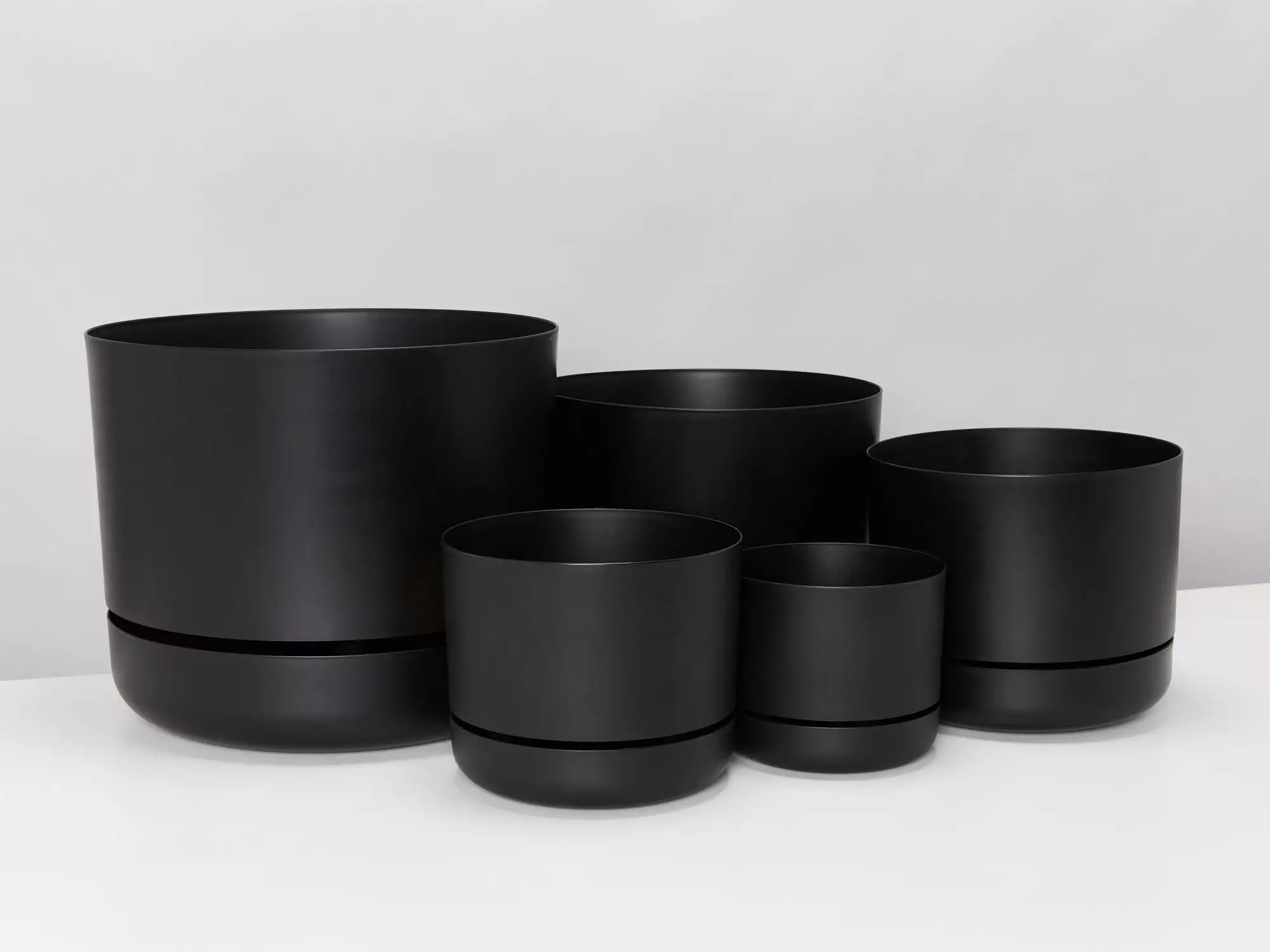 Black Self-Watering Pots 170mm - Recycled Plastic 5 Black Self-Watering Pots 170mm - Recycled Plastic - Image 3