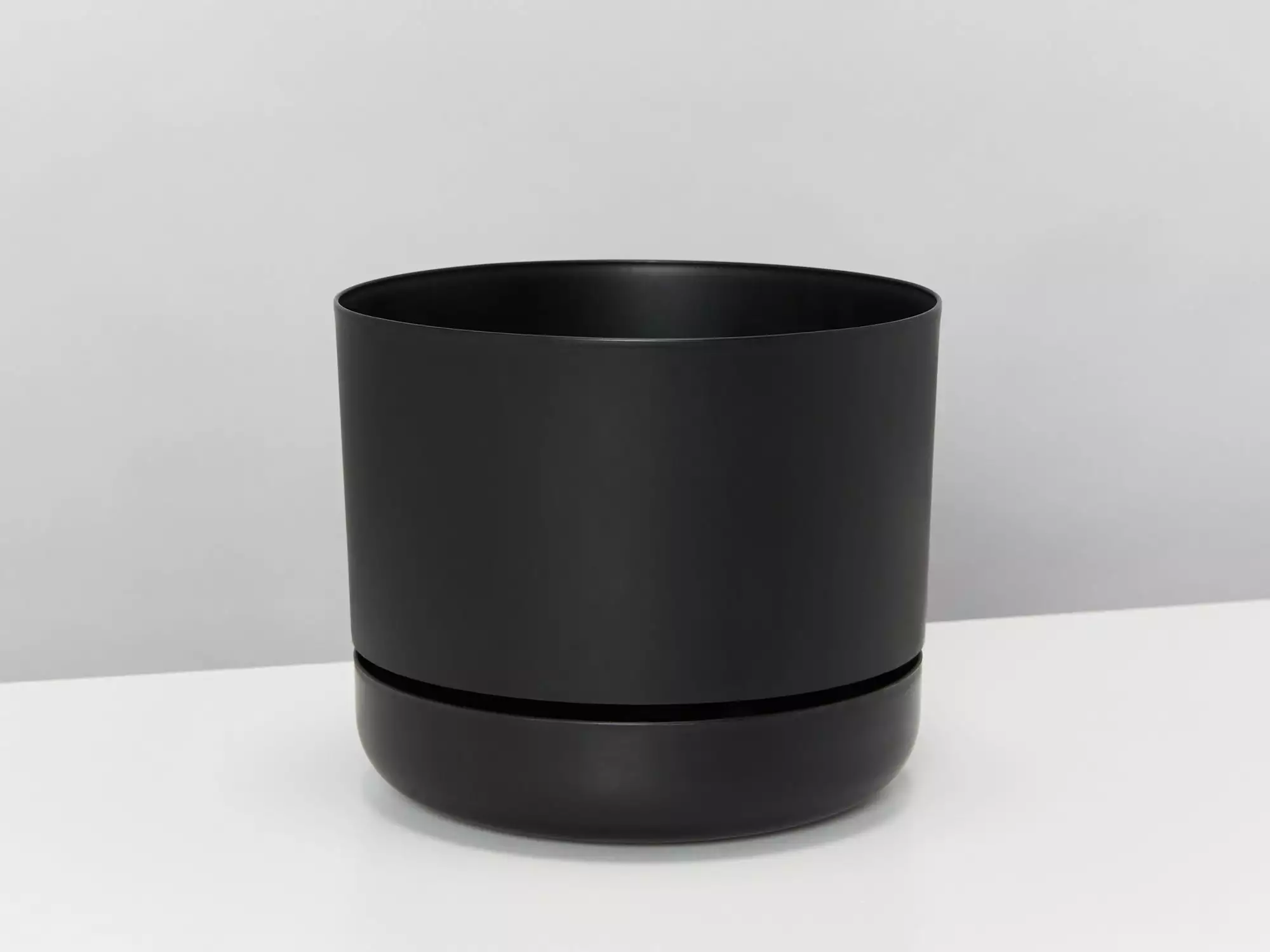 Black Self-Watering Pots 215mm - Recycled Plastic 3 Black Self-Watering Pots 215mm - Recycled Plastic